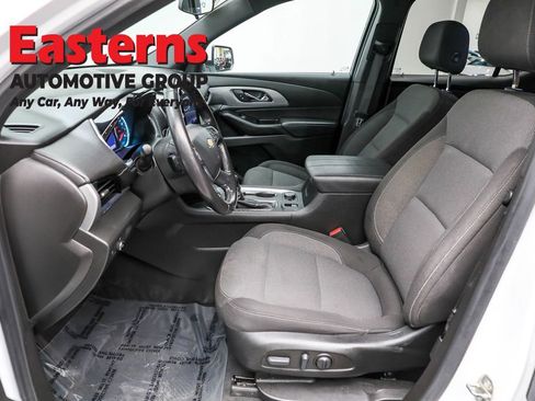 Used 2022 Chevrolet Traverse LT image 14