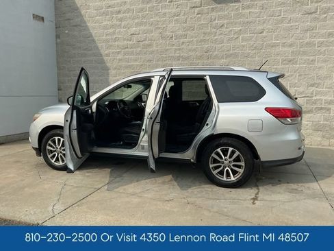Used 2014 Nissan Pathfinder SV AWD/4WD image 12