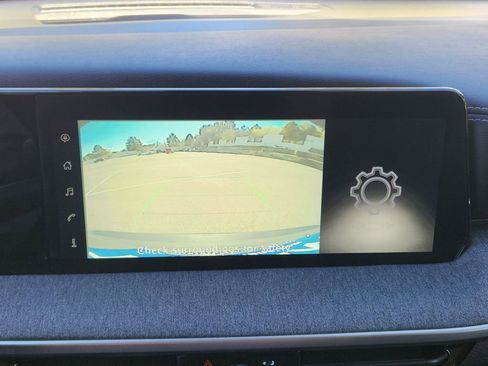 Certified 2025 Nissan Kicks SV image 23