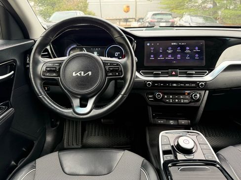Used 2022 Kia Niro EX w/ Cold Weather Package image 26