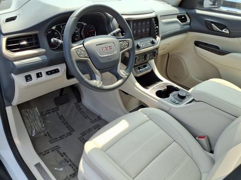 Used 2023 GMC Acadia Denali w/ Denali Technology Package AWD/4WD image 3