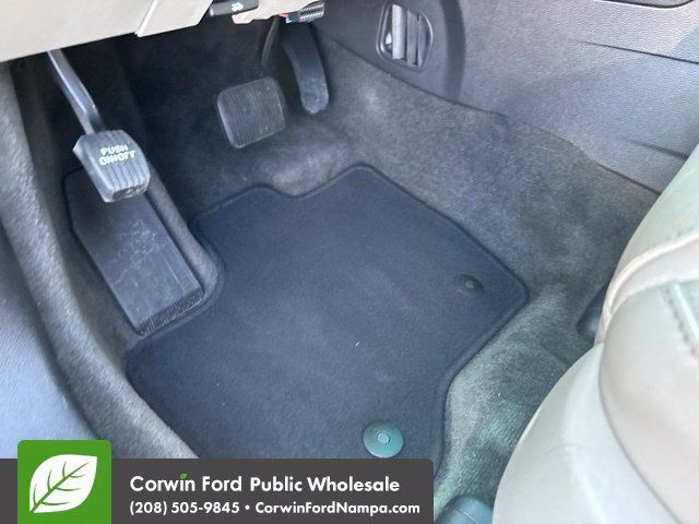Used 2014 Ford Explorer XLT w/ Equipment Group 202A AWD/4WD image 25