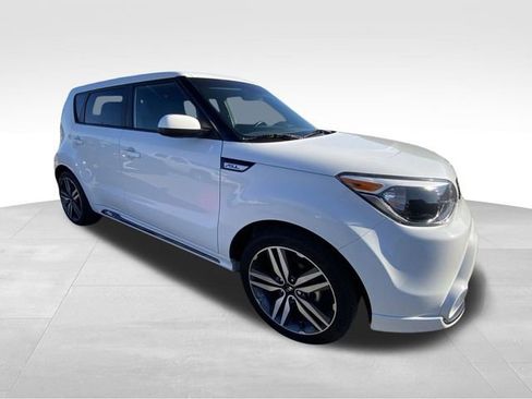 Used 2016 Kia Soul + w/ Soulful Package FWD image 13