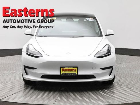 Used 2023 Tesla Model 3 Standard Range image 2