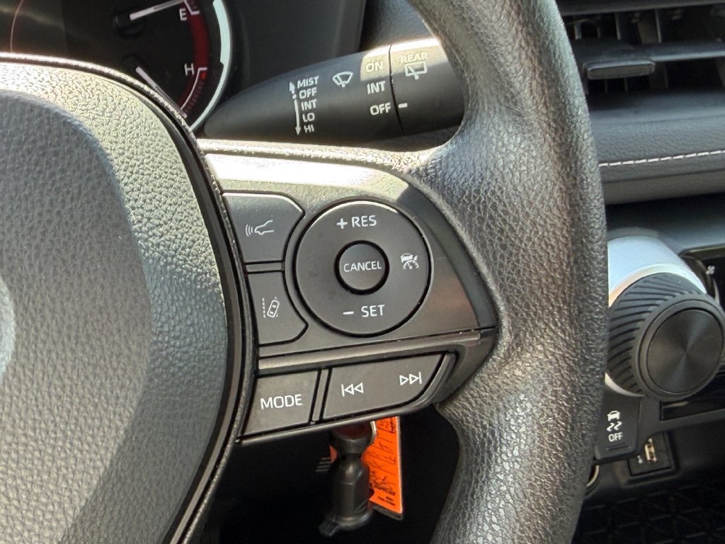 Used 2025 Toyota RAV4 LE FWD image 27