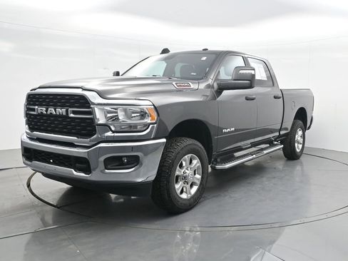 Used 2024 RAM 2500 Big Horn AWD/4WD image 2