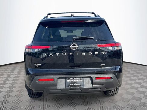 Used 2025 Nissan Pathfinder SV image 6