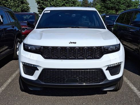 New 2025 Jeep Grand Cherokee Limited w/ Black Appearance Package image 2