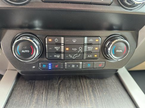 Used 2021 Ford F250 Lariat w/ Lariat Value Package AWD/4WD image 24