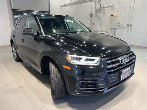 Used 2020 Audi Q5 Prestige w/ Prestige Package image 3