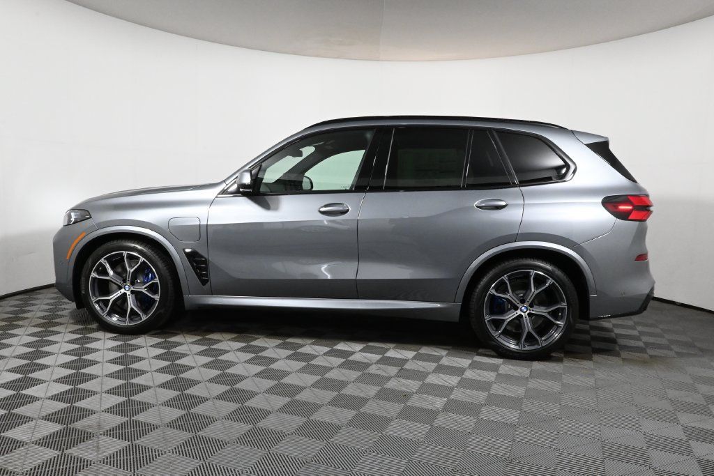 Used 2026 BMW X5 xDrive50e w/ M Sport Package AWD/4WD image 2