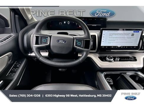 Used 2025 Ford Expedition Max Active AWD/4WD image 4