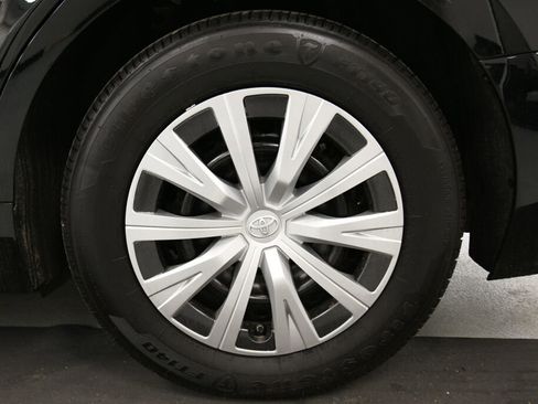 Used 2022 Toyota Camry LE image 29