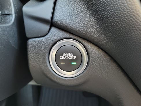 Used 2020 Chevrolet Equinox LT FWD image 32
