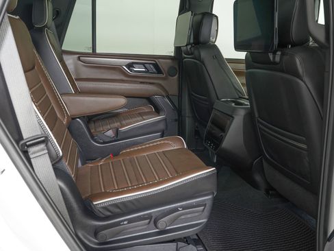 Used 2026 GMC Yukon Denali Ultimate AWD/4WD image 10