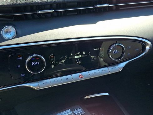 Used 2025 Genesis GV70 2.5T image 16