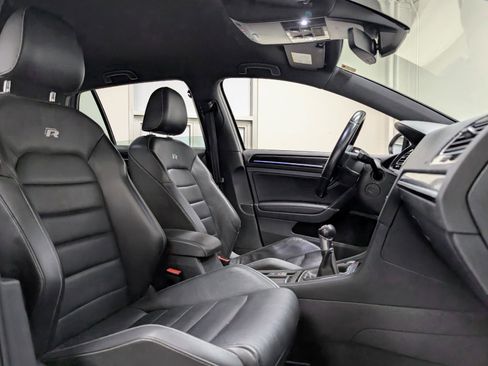 Used 2017 Volkswagen Golf 4-Door AWD/4WD image 22