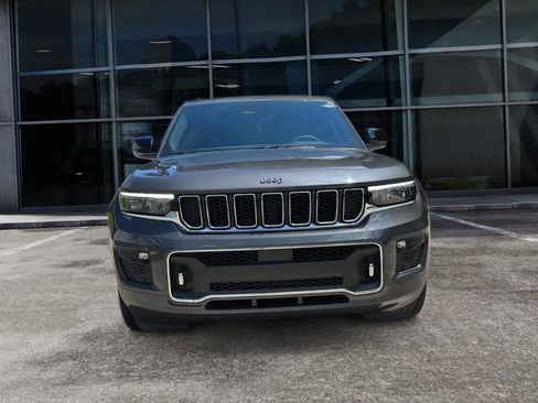 Used 2023 Jeep Grand Cherokee L Overland w/ Luxury Tech Group IV image 2