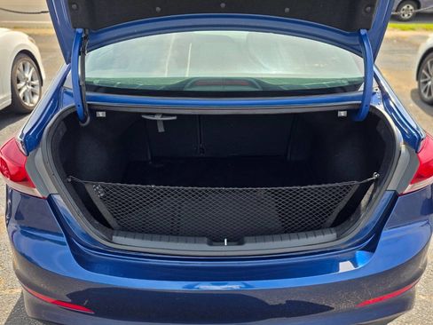 Used 2017 Hyundai Elantra SE FWD image 21