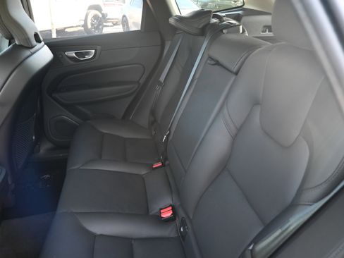 Used 2025 Volvo XC60 B5 Plus w/ Climate Package image 8