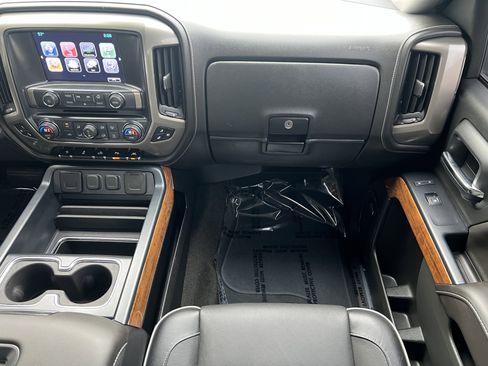 Used 2017 Chevrolet Silverado 1500 High Country image 33