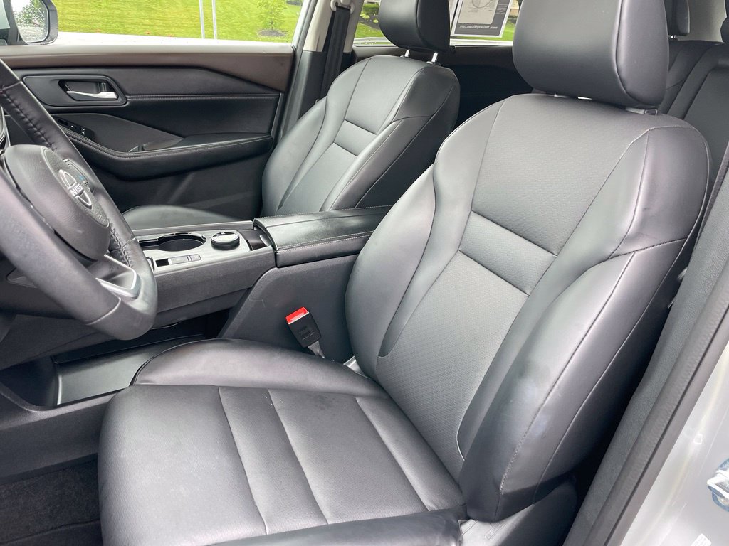Certified 2023 Nissan Rogue SV w/ SV Premium B Package AWD/4WD image 7