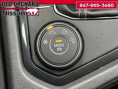 Used 2023 Volkswagen Tiguan SE AWD/4WD image 16