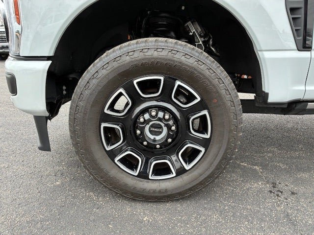 Used 2025 Ford F250 Platinum AWD/4WD image 14
