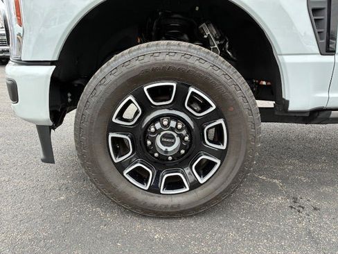 Used 2025 Ford F250 Platinum AWD/4WD image 14