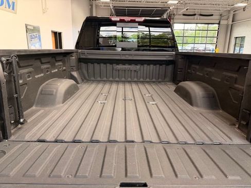 Used 2024 GMC Sierra 2500 AT4 w/ AT4 Premium Plus Package AWD/4WD image 10