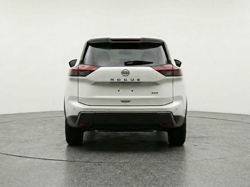 Used 2025 Nissan Rogue SV AWD/4WD image 7