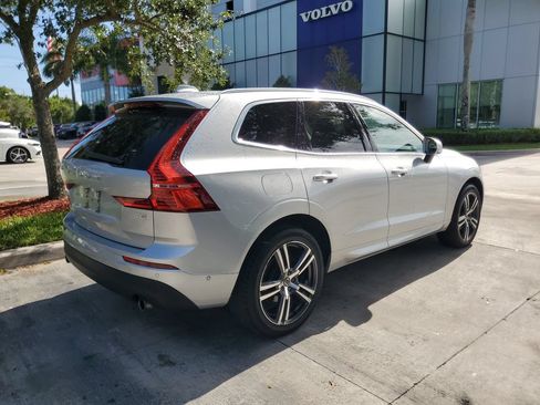 Used 2019 Volvo XC60 T5 Momentum w/ Protection Package FWD image 6