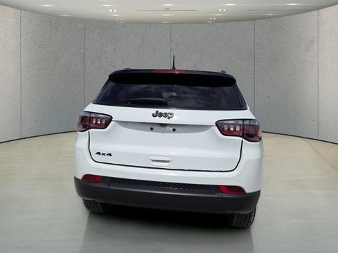 Used 2023 Jeep Compass Latitude w/ Convenience Group AWD/4WD image 6
