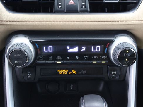 Used 2021 Toyota RAV4 XLE Premium FWD image 19