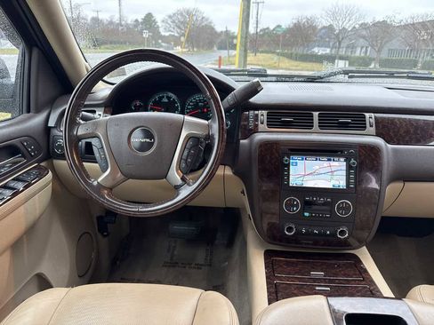 Used 2010 GMC Sierra 1500 Denali image 2