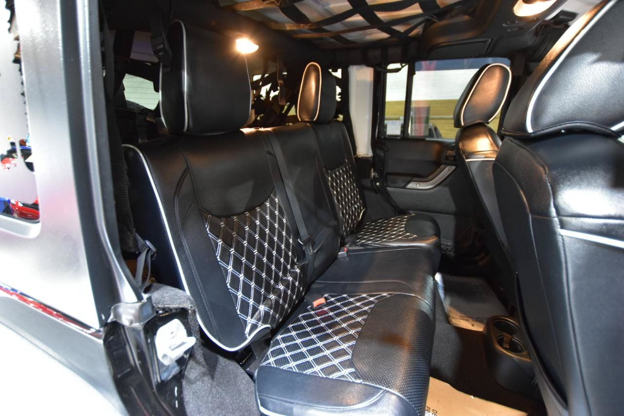 Used 2015 Jeep Wrangler Unlimited Sport AWD/4WD image 33