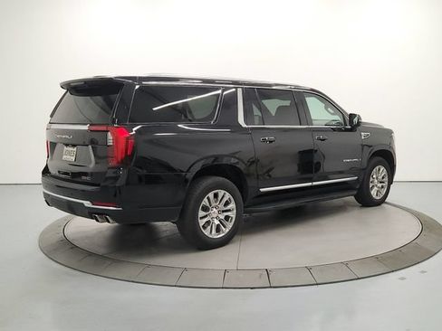 Used 2025 GMC Yukon XL Denali AWD/4WD image 8
