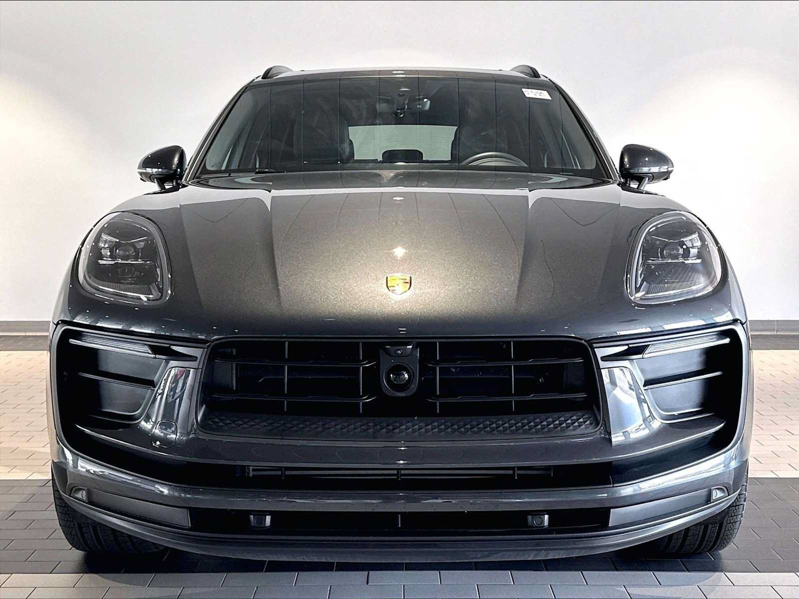 Used 2026 Porsche Macan AWD/4WD image 14