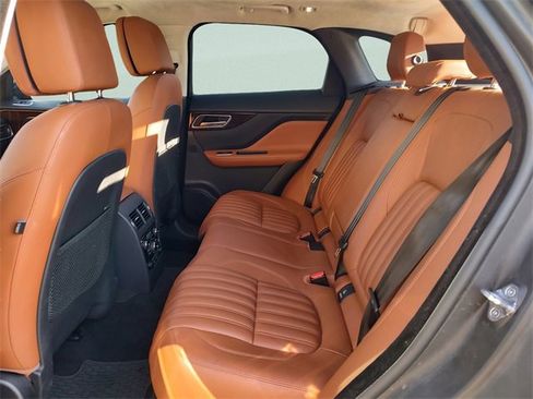 Used 2019 Jaguar F-PACE Portfolio image 28