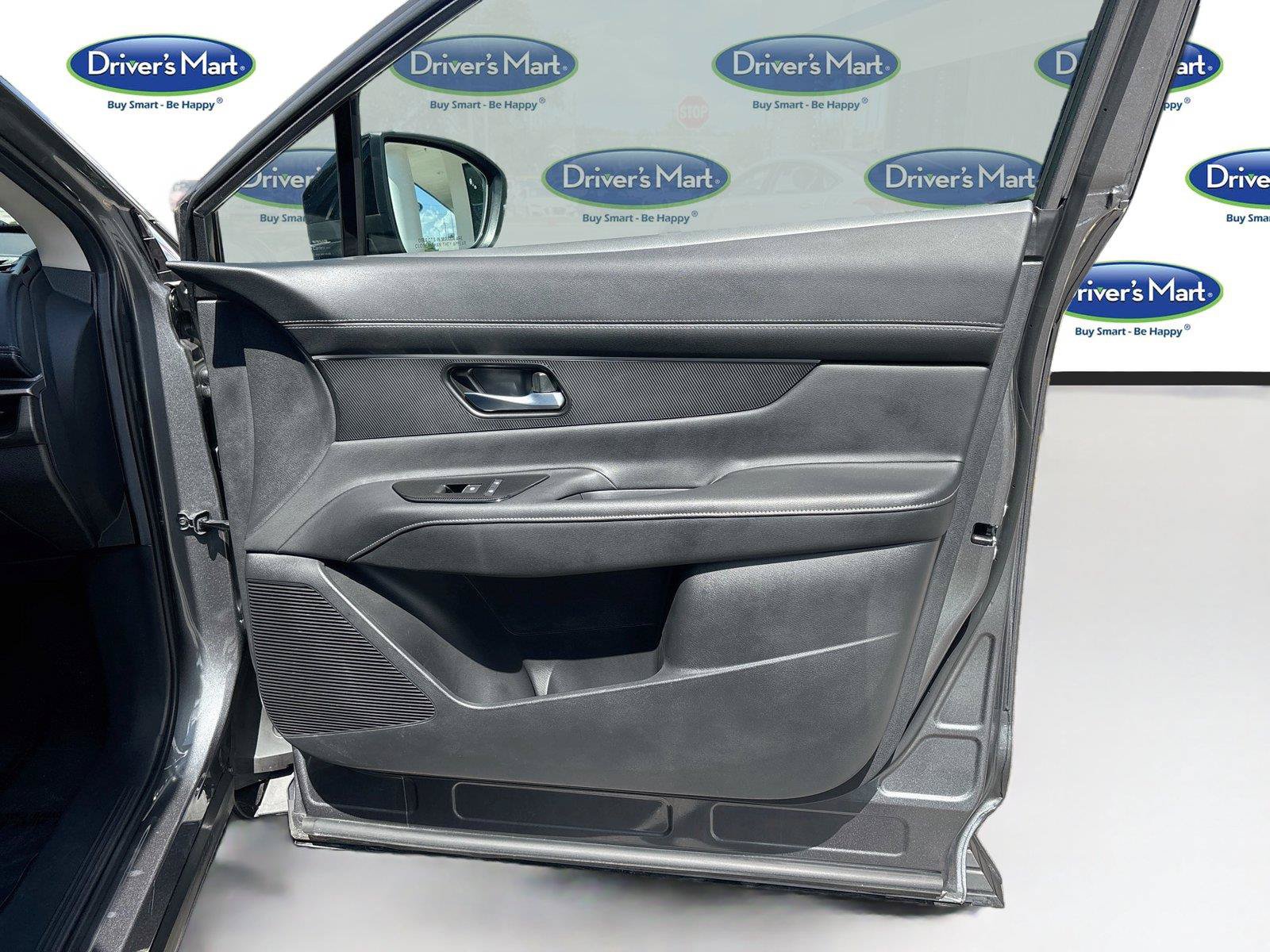 Used 2025 Nissan Murano SV FWD image 25