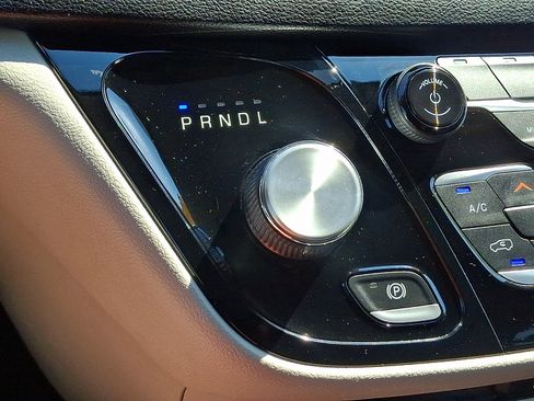 Certified 2020 Chrysler Pacifica Touring-L Plus FWD image 16