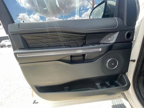 Used 2019 Ford Expedition Max Platinum AWD/4WD image 17