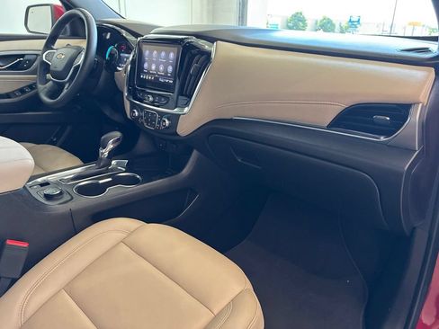 Used 2023 Chevrolet Traverse LT AWD/4WD image 42