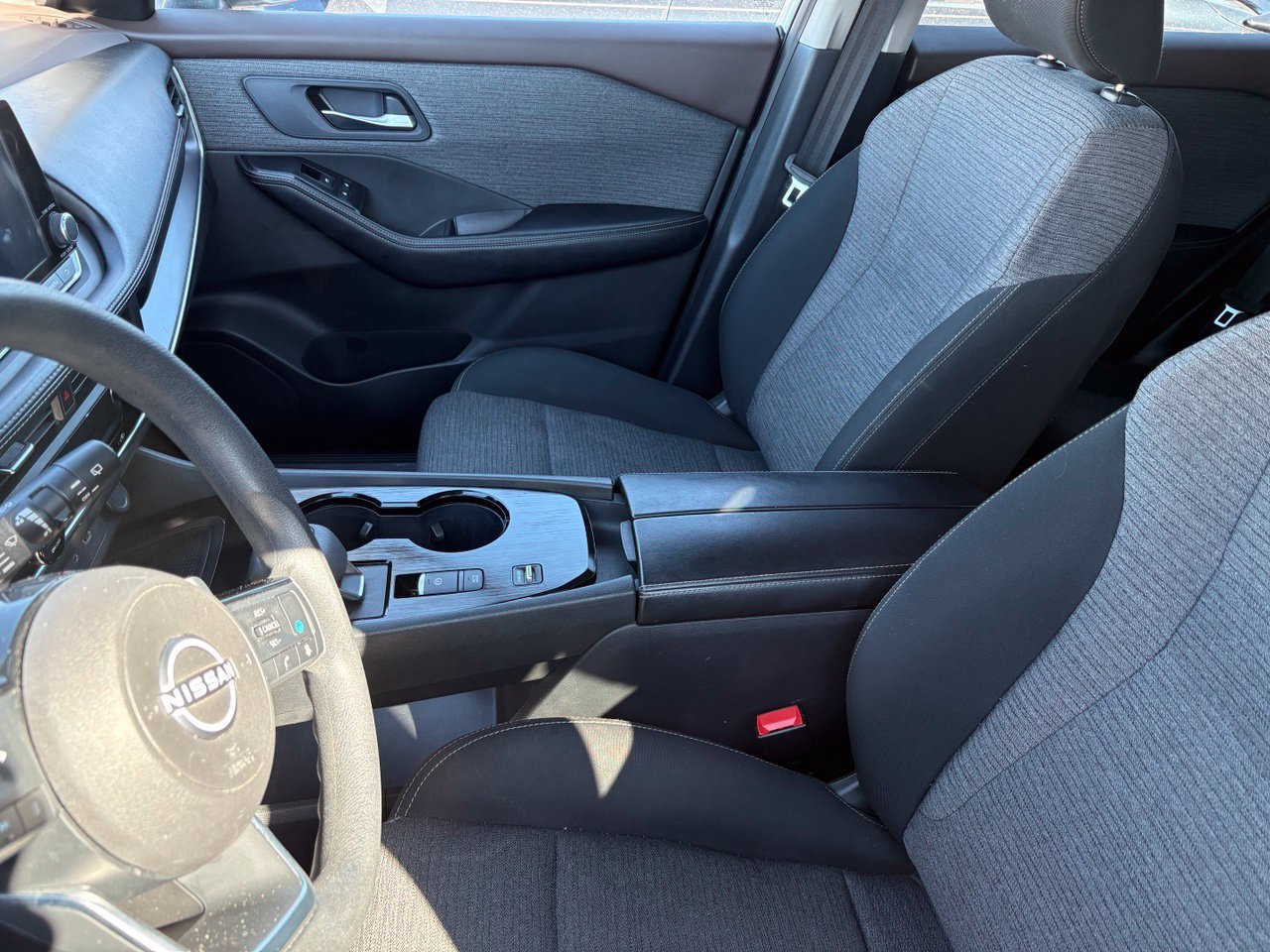 Certified 2023 Nissan Rogue SV FWD image 9