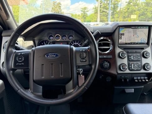 Used 2016 Ford F250 Lariat w/ Lariat Ultimate Package AWD/4WD image 19