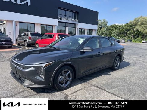 Used 2025 Kia K4 FWD image 1