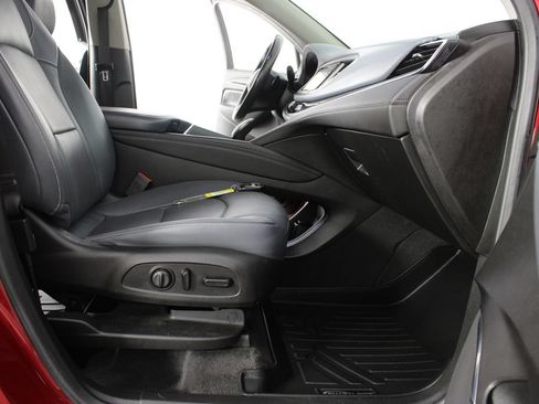 Used 2019 Buick Enclave Essence FWD image 21