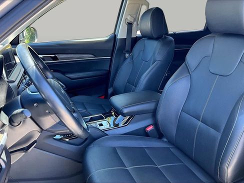 Used 2022 Kia Telluride EX w/ EX Premium Package FWD image 8