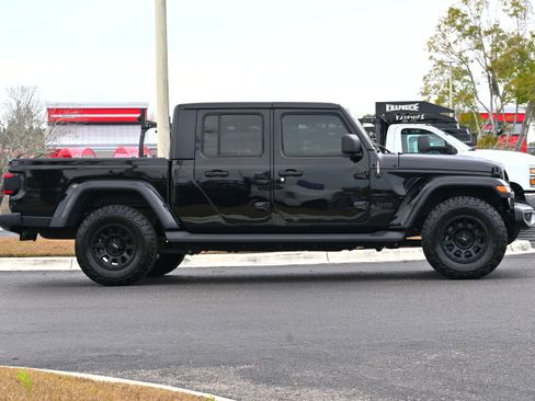 Used 2021 Jeep Gladiator Sport image 7