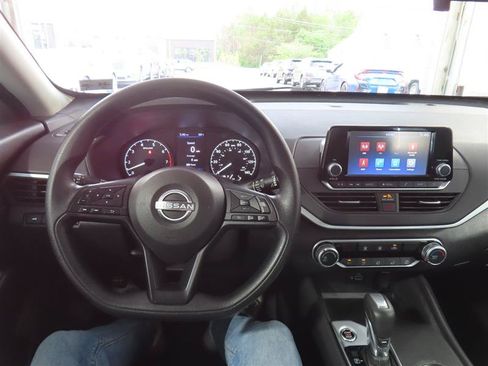 Used 2024 Nissan Altima 2.5 S FWD image 20